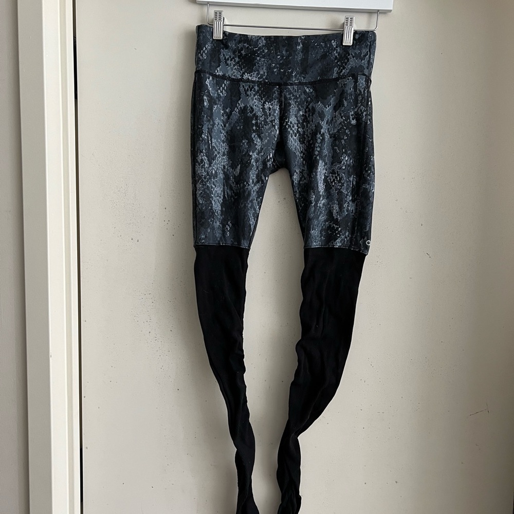 ALO Goddess Ribbed Leggings in Snakeprint & Black